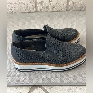 Well Feet Light Black Slip-On Platform Shoes Leather Sz 6.5 Made in Italy